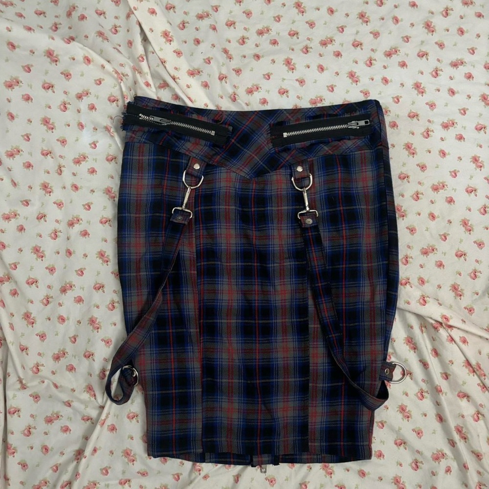 lip service skirt